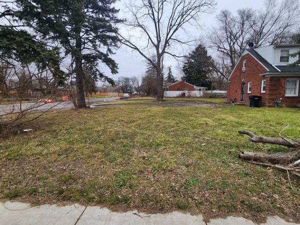 15778 SOUTHFIELD Freeway, Detroit, MI 48223