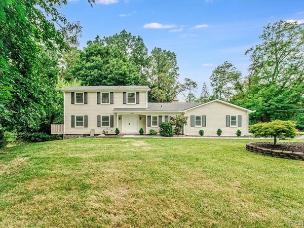 21993 Riverview Drive, Beverly Hills Vlg, MI 48025