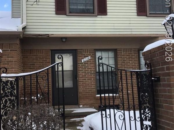 31208 Country Way, Farmington Hills, MI 48331