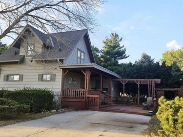 927 S Hutchins Avenue, York, NE 68467