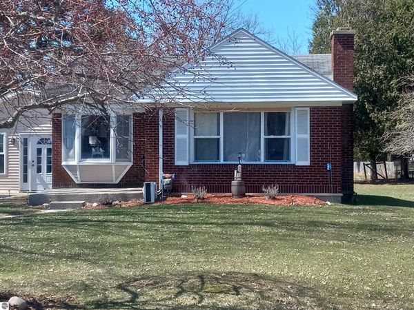 806 Main Street S, Au Gres, MI 48703