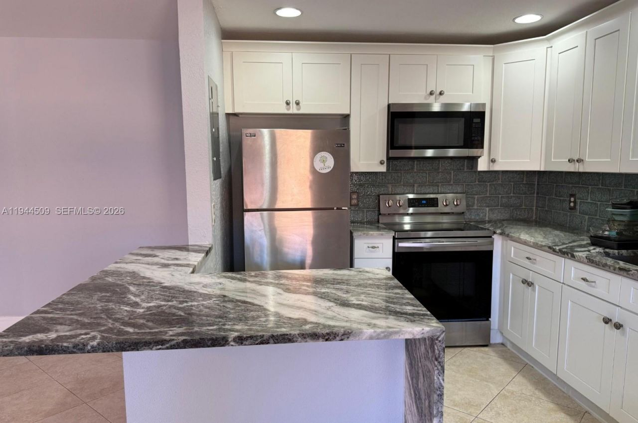 566 Saxony L, Unit 566, Delray Beach, FL 33446 Photo