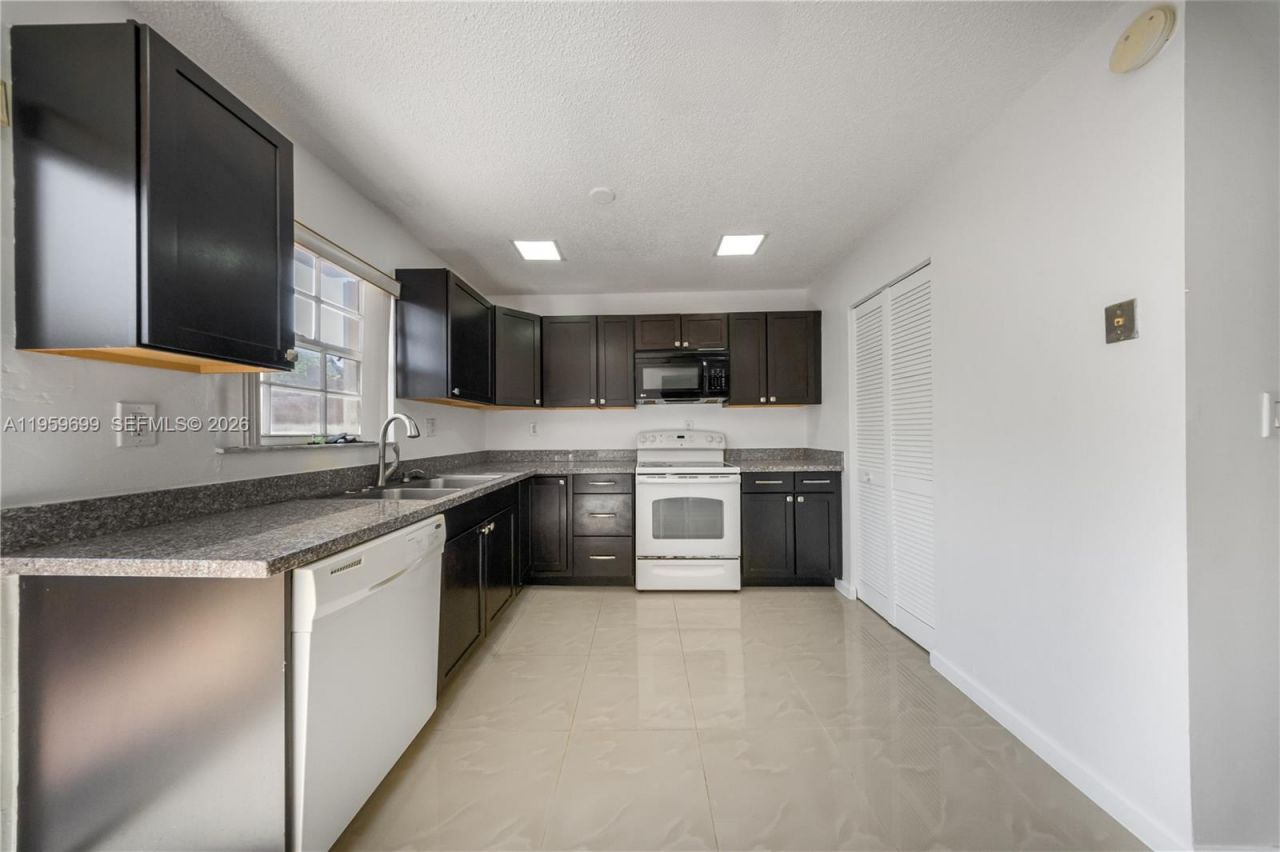 6110 SW 129th Pl, Unit 1703, Miami, FL 33183 Photo