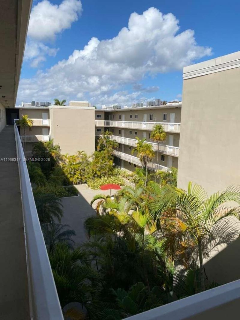 7701 Camino Real, Unit A-401, Miami, FL 33143 Photo