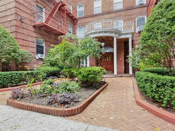 111-39 76th Road, Unit D8, Forest Hills, NY 11375