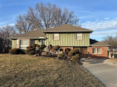 812 Mulberry Street, Lee's Summit, MO 64086