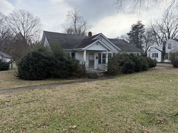 513 Castle Heights Ave, Lebanon, TN 37087