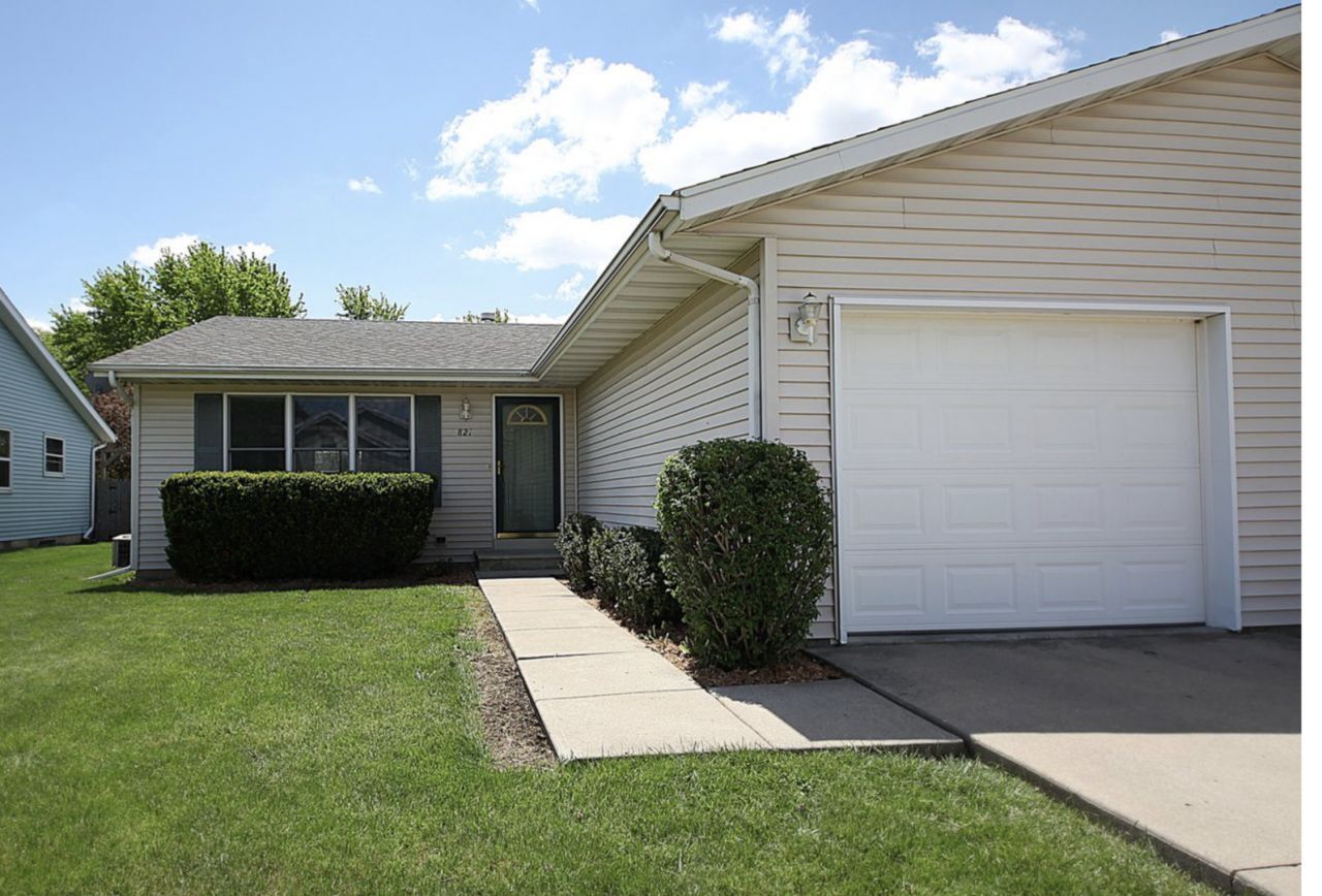 823 Heather Lane, Ottawa, IL 61350 Main Photo