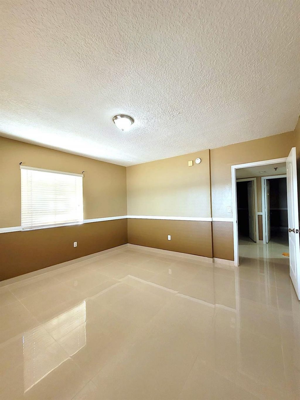 8330 NW 103rd Street, Unit 101b, Hialeah, FL 33016 Photo