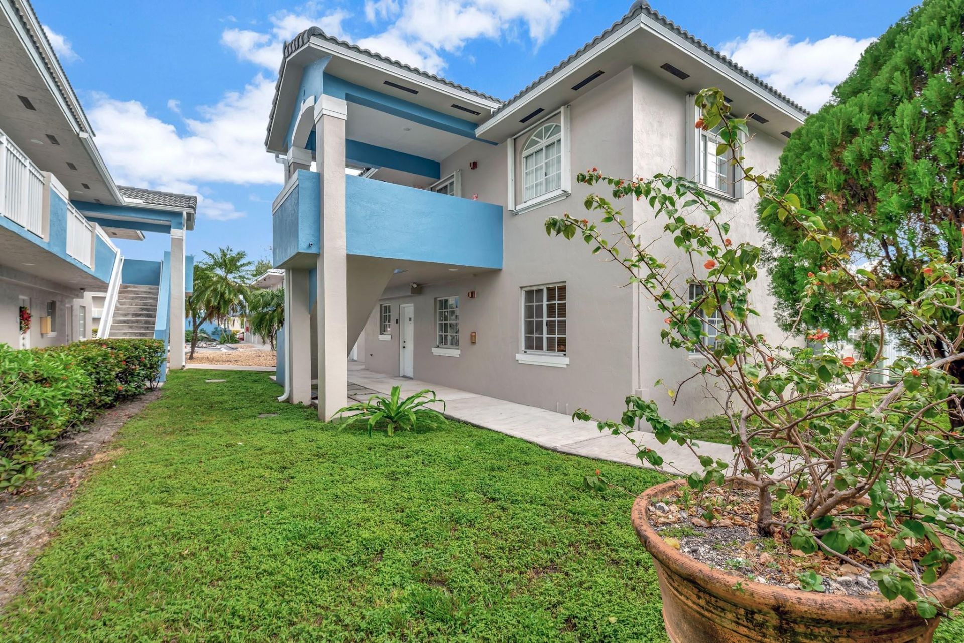 8330 NW 103rd Street, Unit 101b, Hialeah, FL 33016 Photo