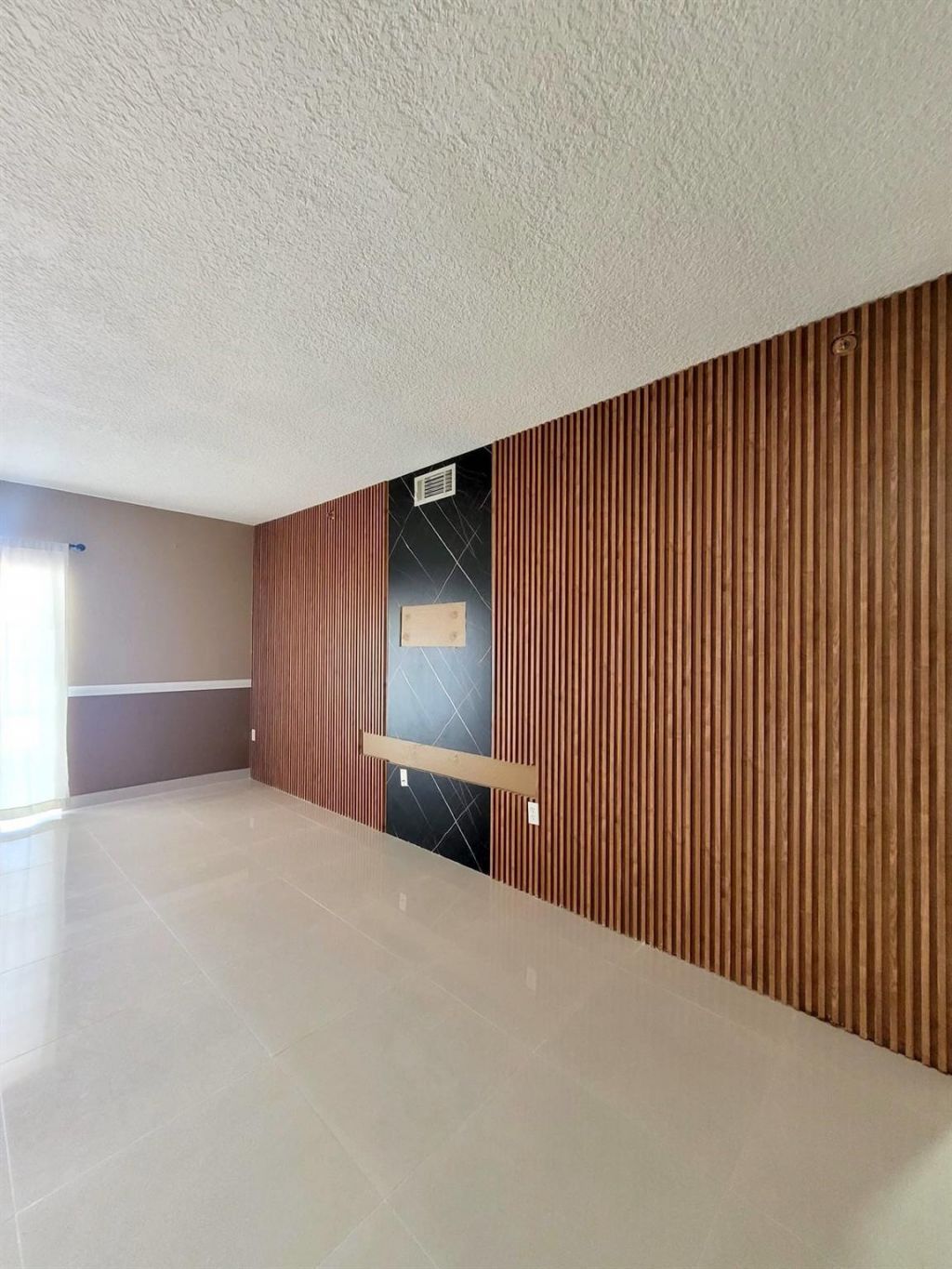 8330 NW 103rd Street, Unit 101b, Hialeah, FL 33016 Photo