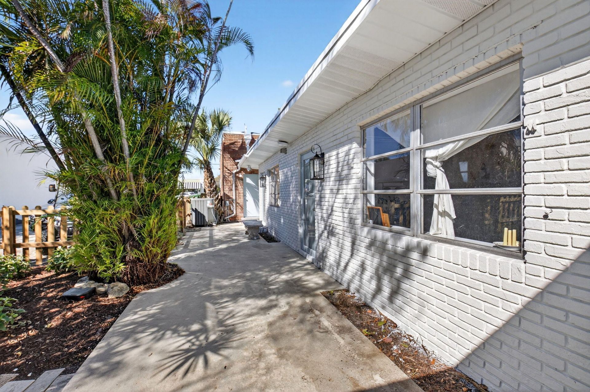 825 NE 6th Avenue, Delray Beach, FL 33483 Photo