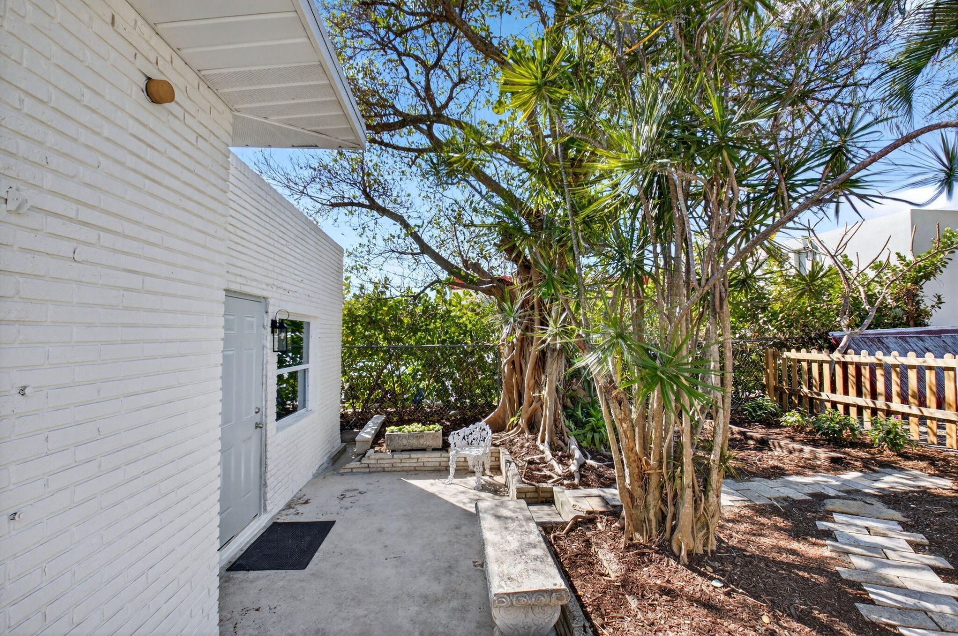 825 NE 6th Avenue, Delray Beach, FL 33483 Photo