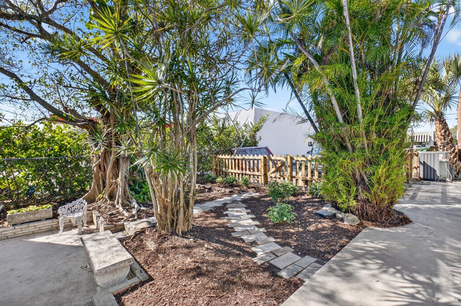 825 NE 6th Avenue, Delray Beach, FL 33483 Photo