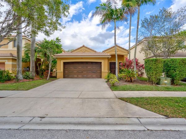 1121 Golden Cane Dr, Weston, FL 33327