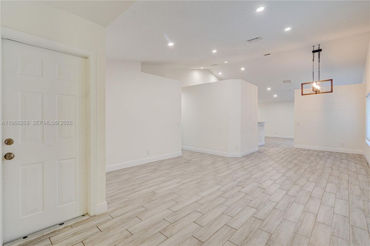 1121 Golden Cane Dr, Weston, FL 33327 Photo