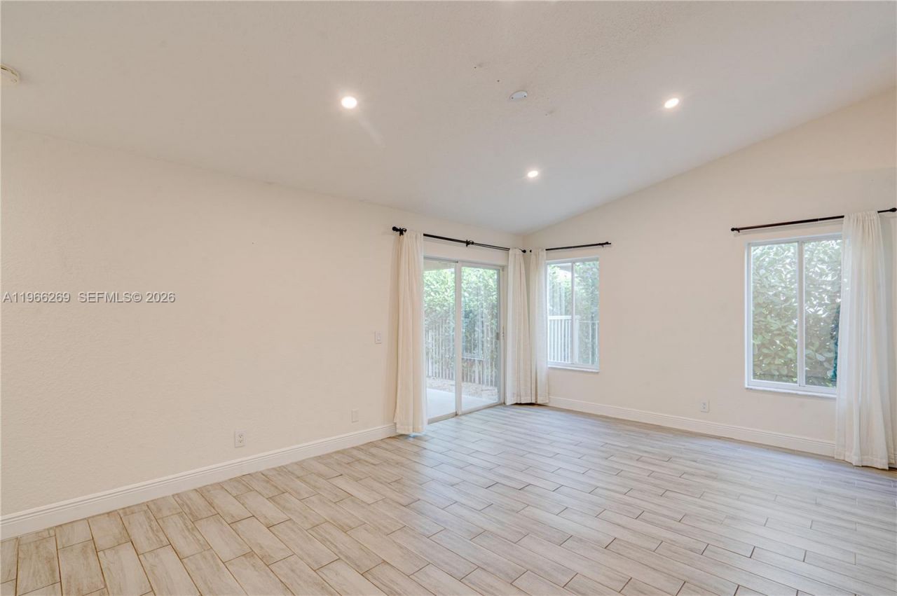 1121 Golden Cane Dr, Weston, FL 33327 Photo