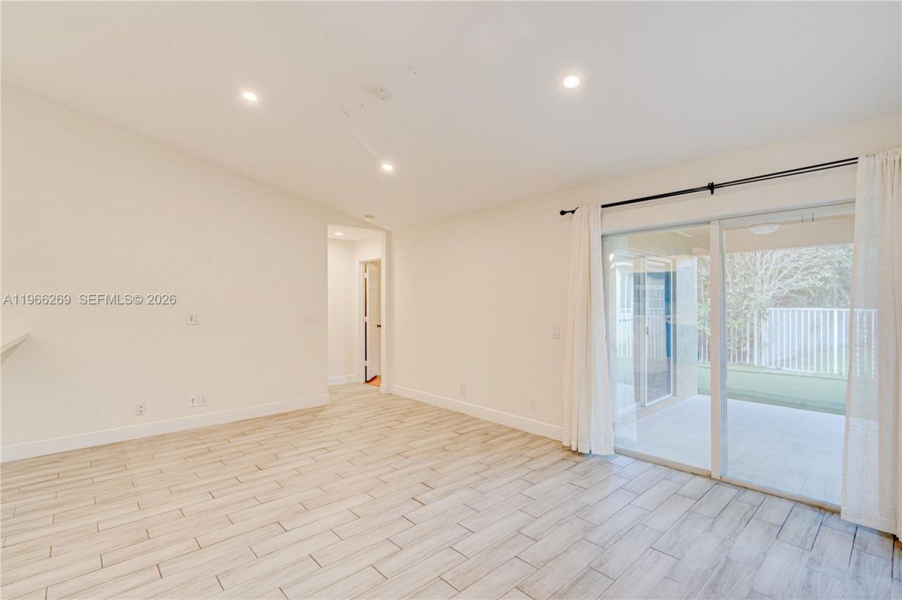 1121 Golden Cane Dr, Weston, FL 33327 Photo