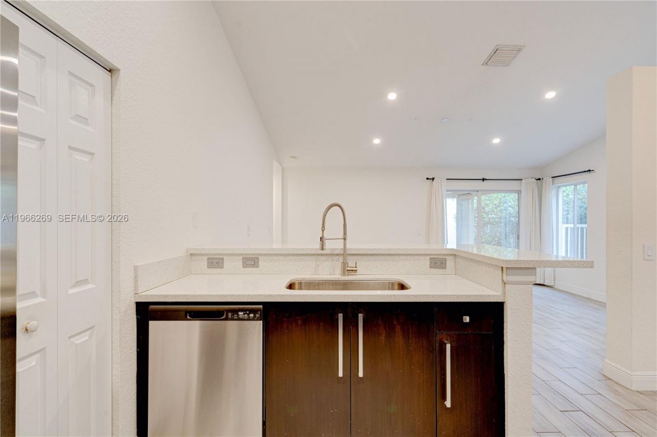 1121 Golden Cane Dr, Weston, FL 33327 Photo