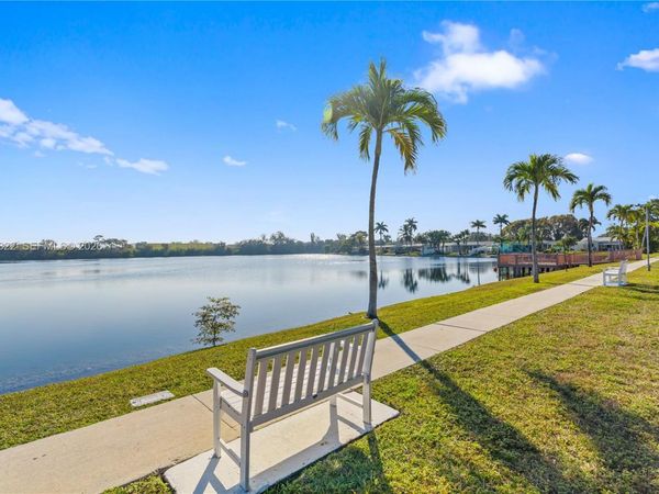 2223 Park Ln, Unit 210, Hollywood, FL 33021