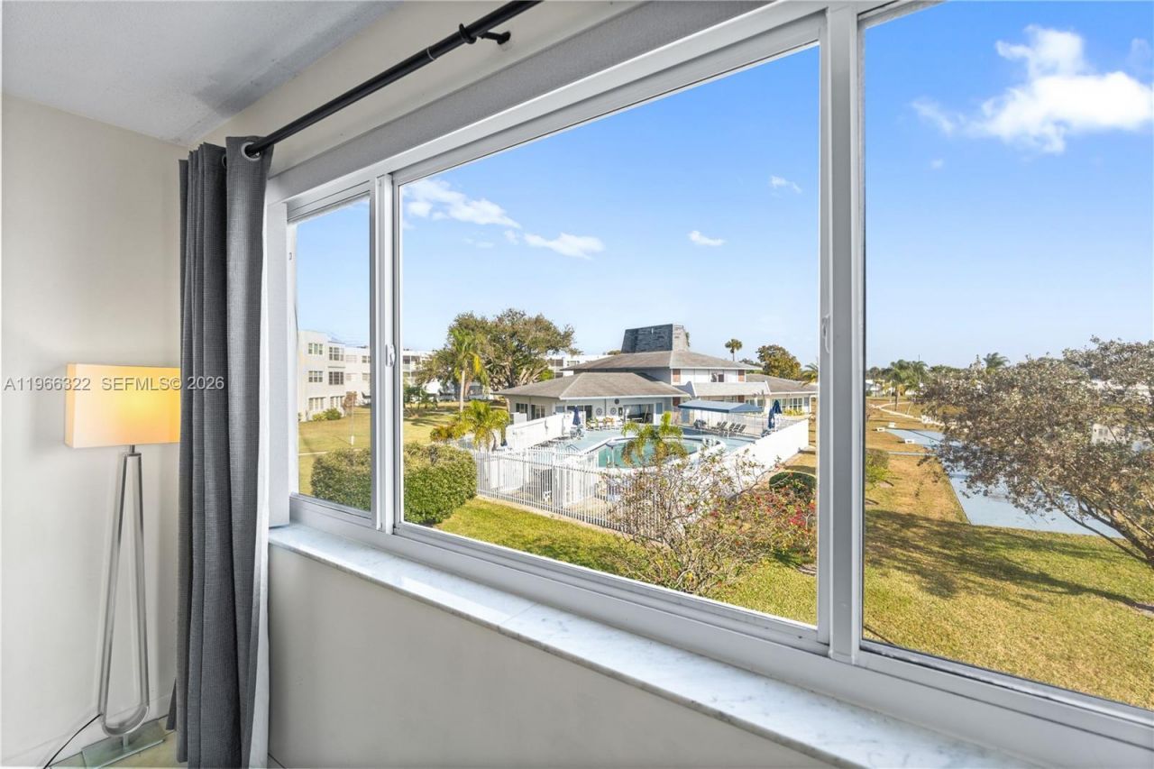 2223 Park Ln , Unit 210, Hollywood, FL 33021 Photo