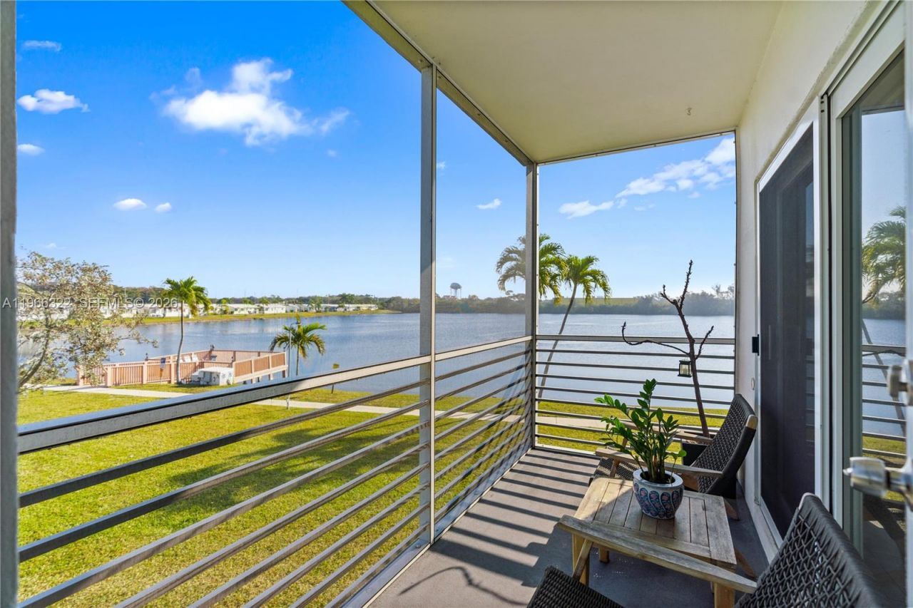 2223 Park Ln , Unit 210, Hollywood, FL 33021 Photo