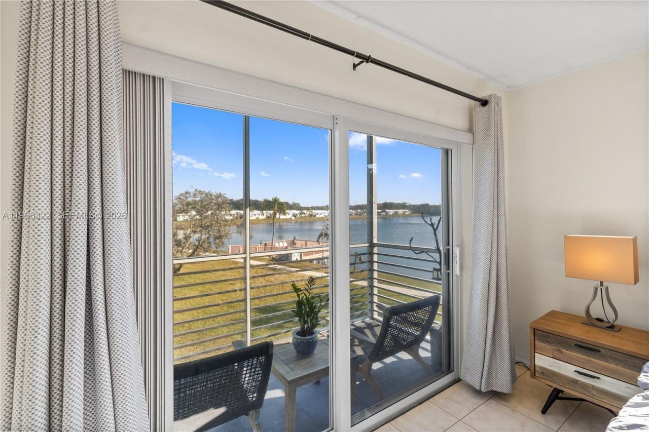 2223 Park Ln , Unit 210, Hollywood, FL 33021 Photo