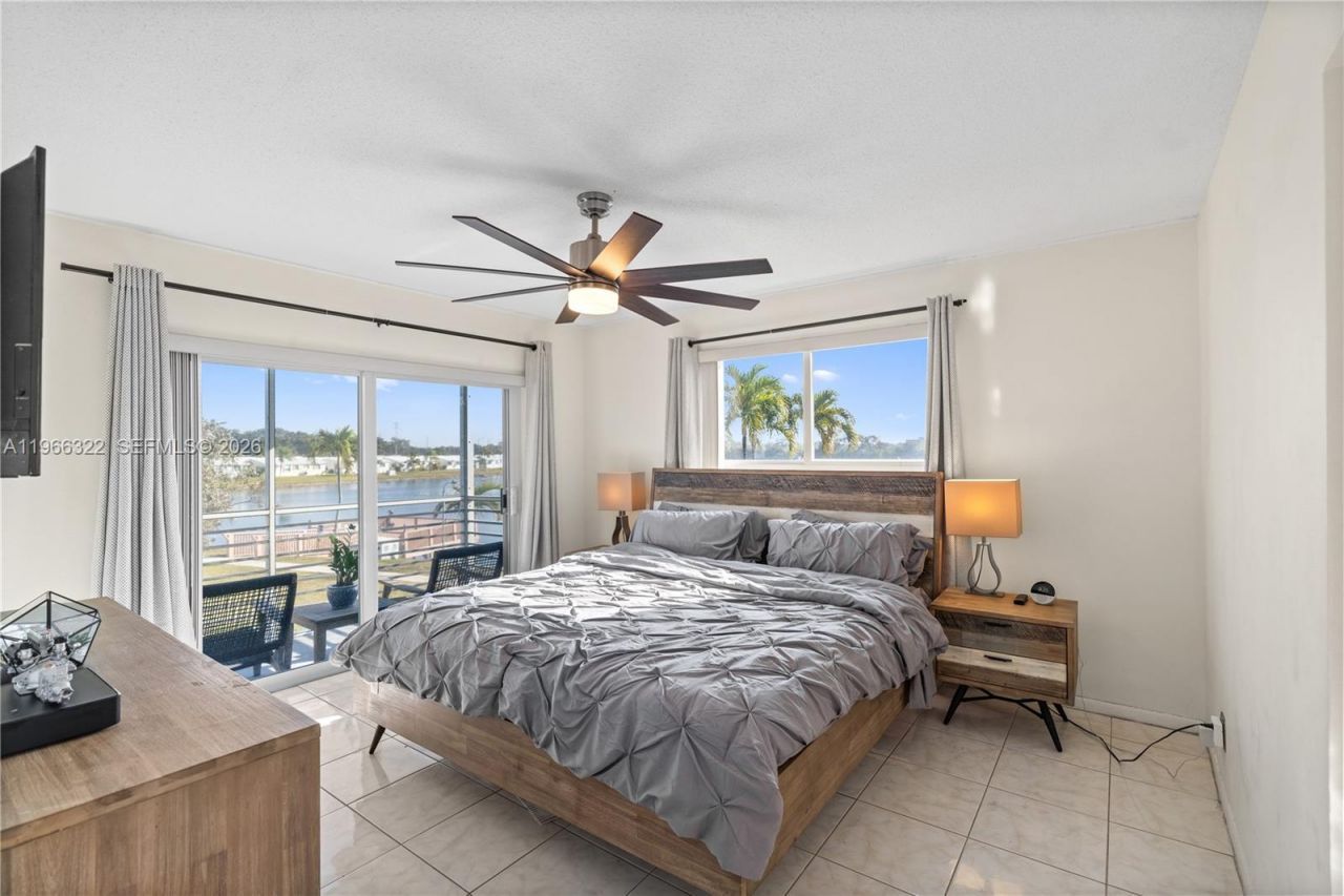 2223 Park Ln , Unit 210, Hollywood, FL 33021 Photo