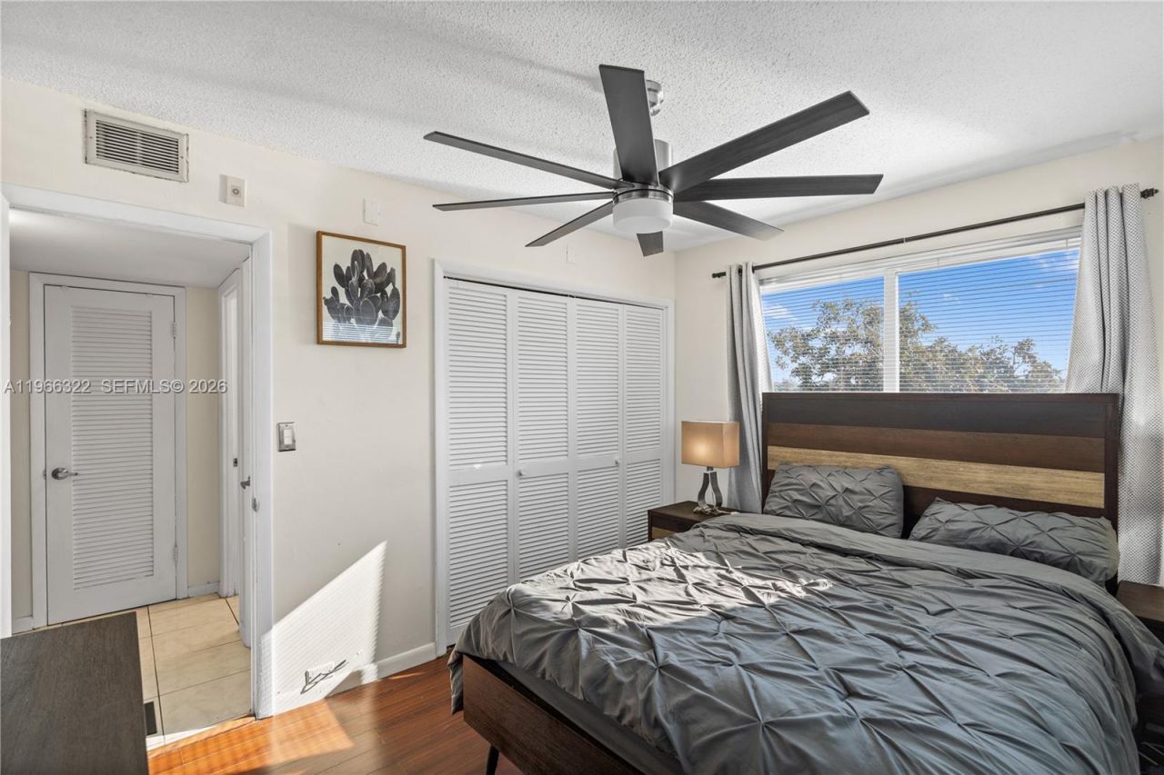 2223 Park Ln , Unit 210, Hollywood, FL 33021 Photo