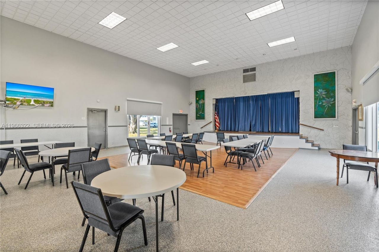 2223 Park Ln , Unit 210, Hollywood, FL 33021 Photo