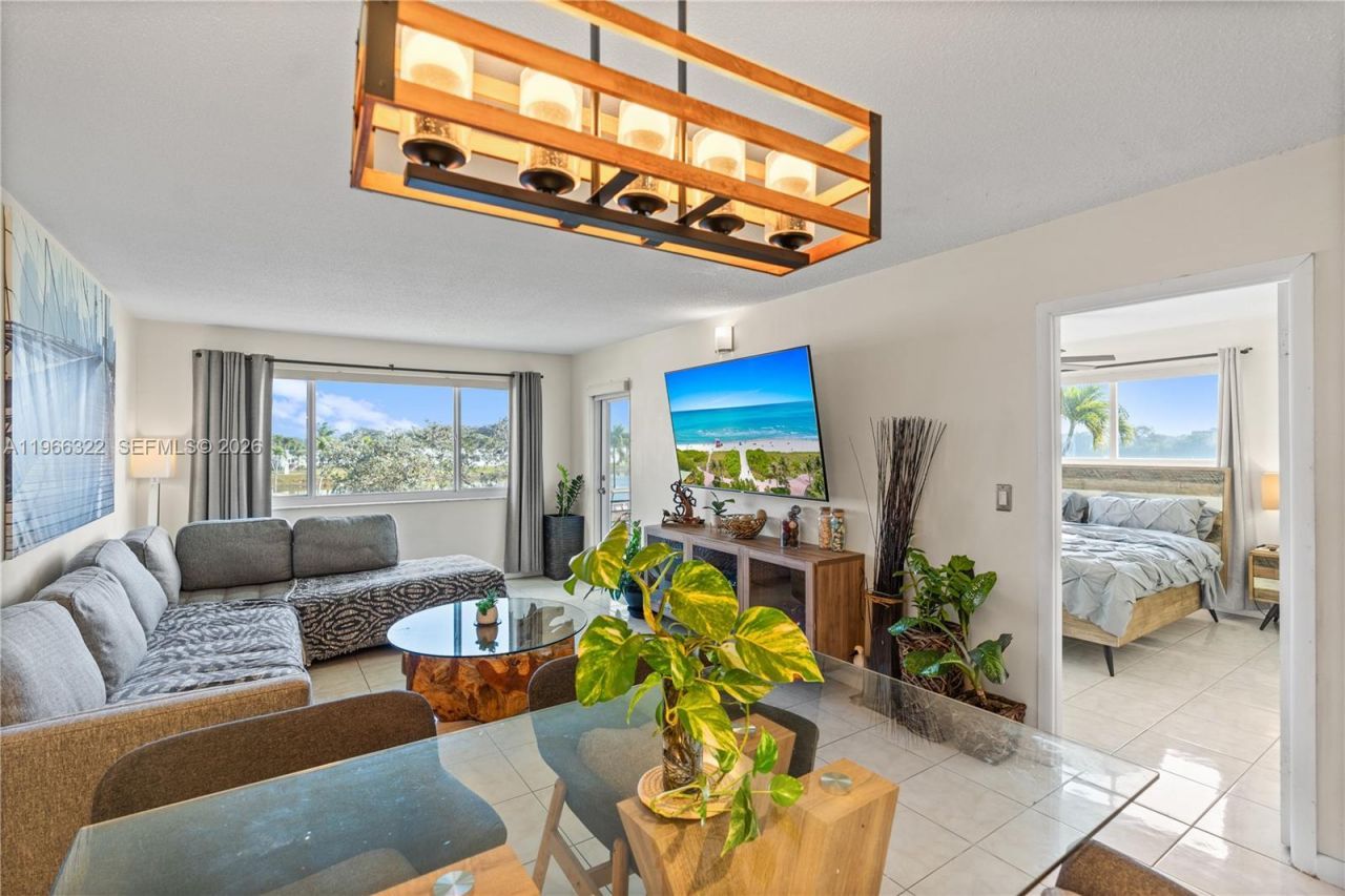 2223 Park Ln , Unit 210, Hollywood, FL 33021 Photo