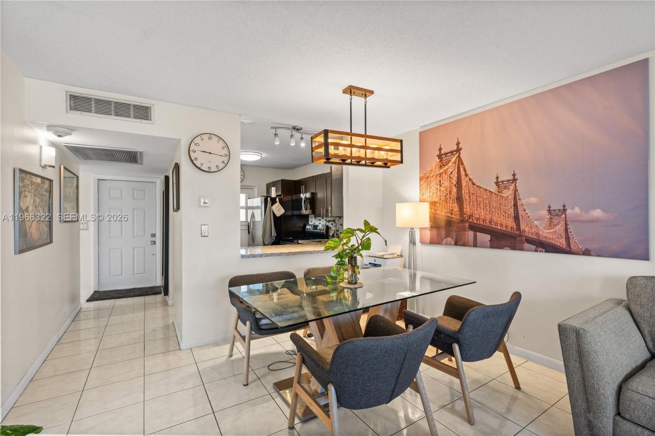 2223 Park Ln , Unit 210, Hollywood, FL 33021 Photo