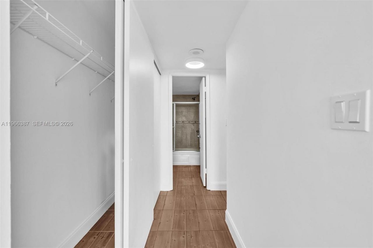 2801 NE 183rd St , Unit 1703W, Aventura, FL 33160 Photo