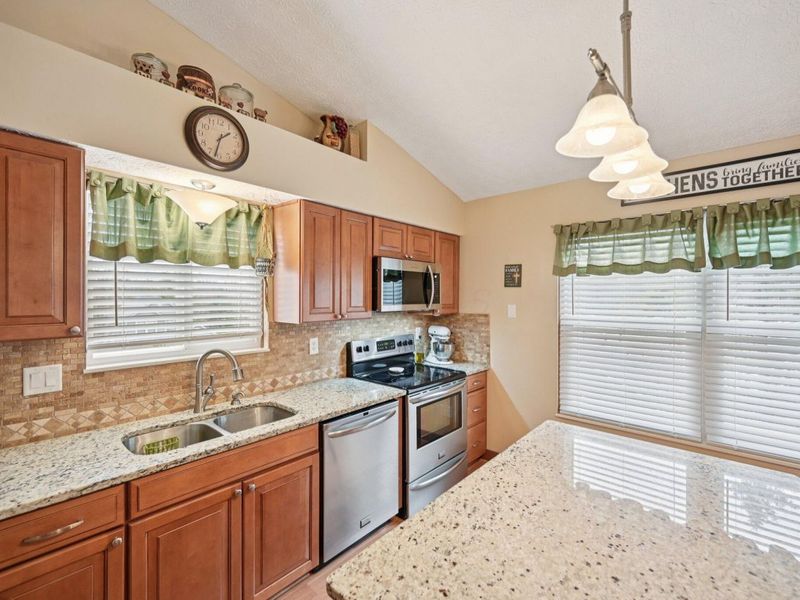 4540 Hidden Ridge Court, Columbus, OH 43230 Photo 14