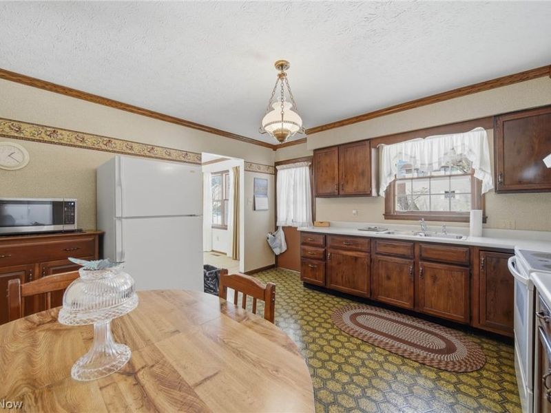 687 Lockwood Road, Barberton, OH 44203 Photo 11