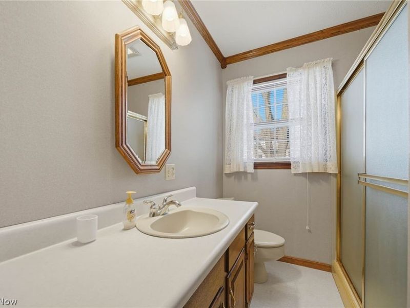 687 Lockwood Road, Barberton, OH 44203 Photo 12