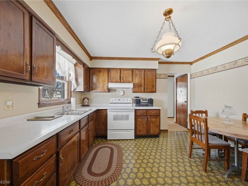 687 Lockwood Road, Barberton, OH 44203 Photo 9