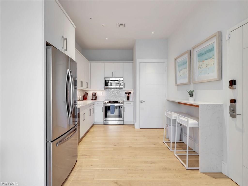 101 8th St S, Unit 201, Naples, FL 34102 Photo