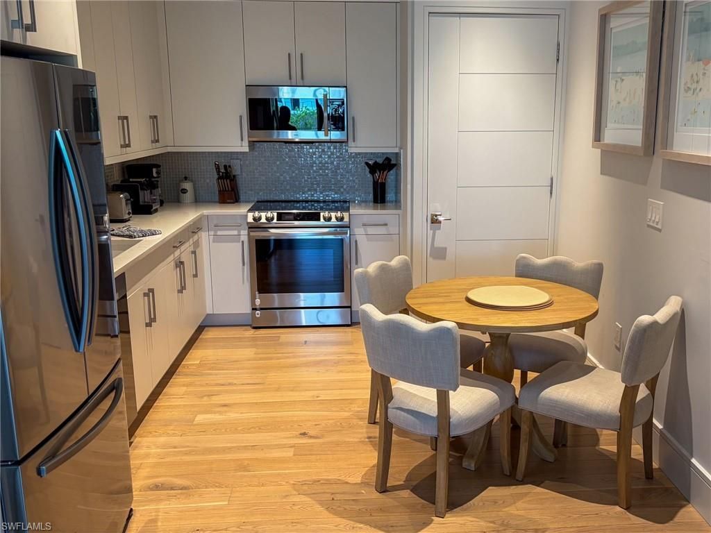 101 8th St S, Unit 201, Naples, FL 34102 Photo