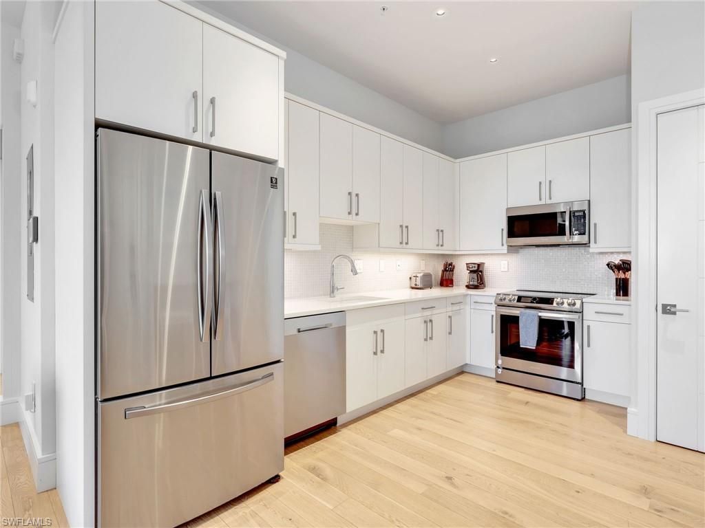 101 8th St S, Unit 201, Naples, FL 34102 Photo