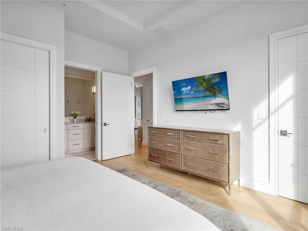 101 8th St S, Unit 201, Naples, FL 34102 Photo