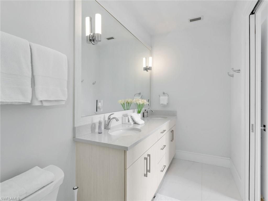 101 8th St S, Unit 201, Naples, FL 34102 Photo