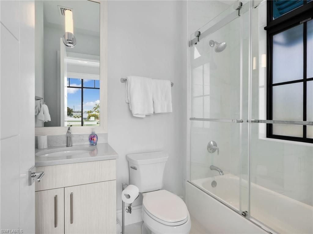 101 8th St S, Unit 201, Naples, FL 34102 Photo