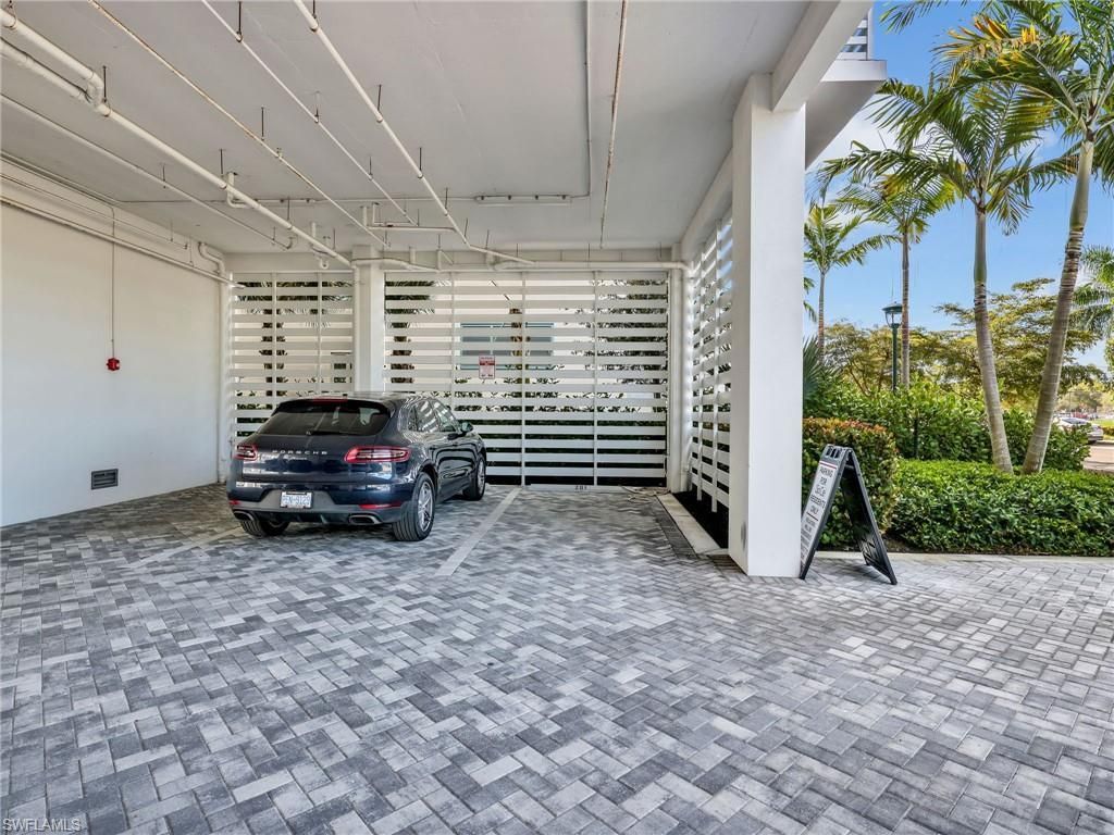 101 8th St S, Unit 201, Naples, FL 34102 Photo