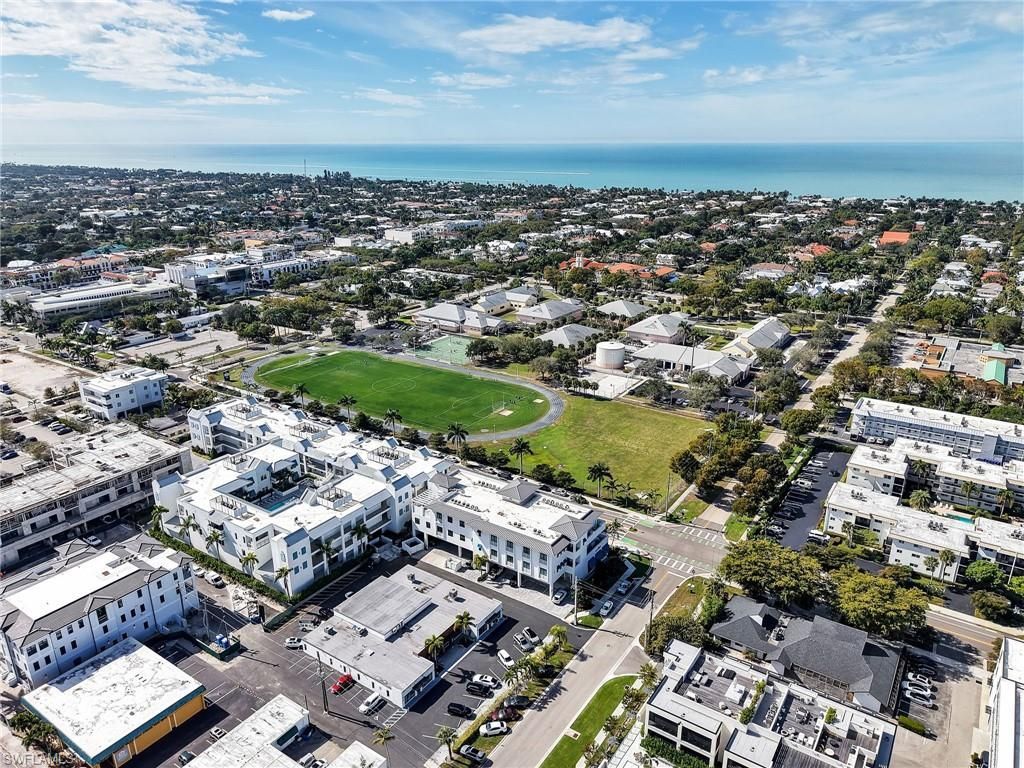 101 8th St S, Unit 201, Naples, FL 34102 Photo
