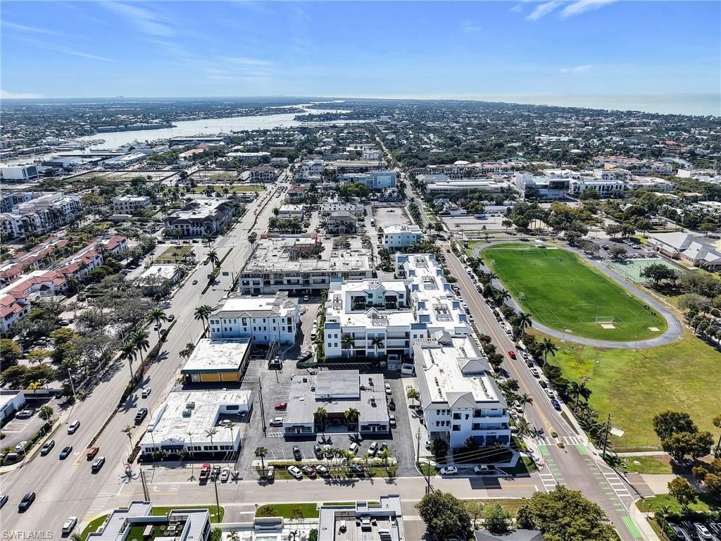 101 8th St S, Unit 201, Naples, FL 34102 Photo