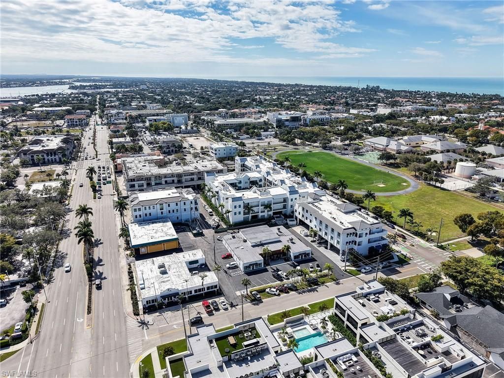 101 8th St S, Unit 201, Naples, FL 34102 Photo