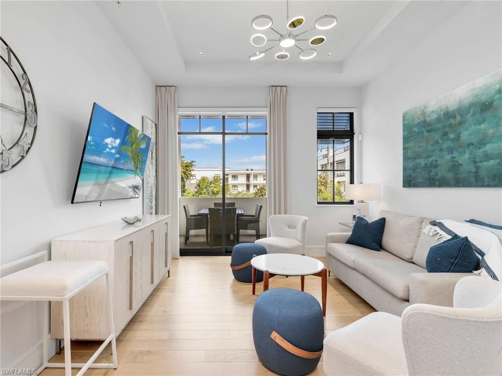 101 8th St S, Unit 201, Naples, FL 34102 Photo