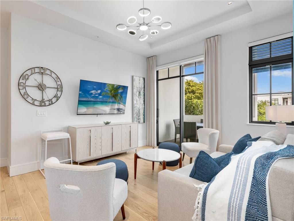 101 8th St S, Unit 201, Naples, FL 34102 Photo