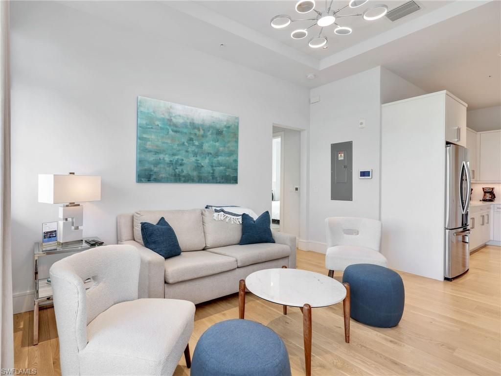 101 8th St S, Unit 201, Naples, FL 34102 Photo